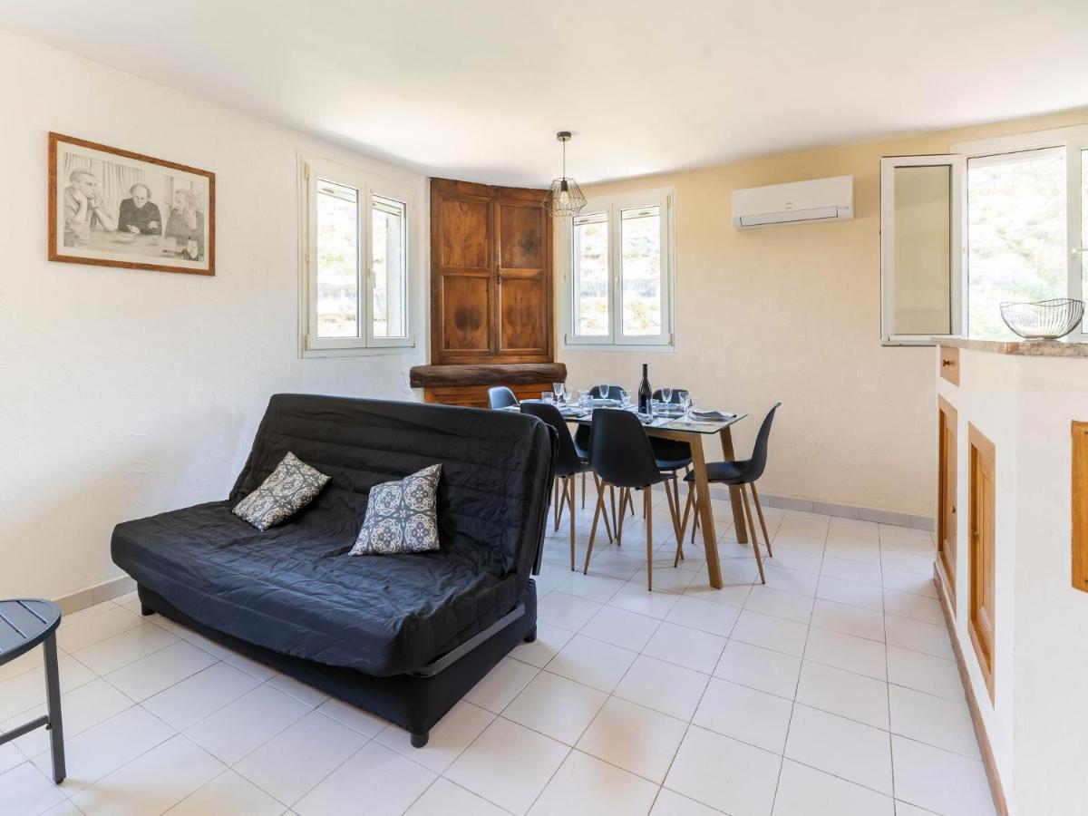Cosy Holiday Home In Minerve With Garden Kültér fotó